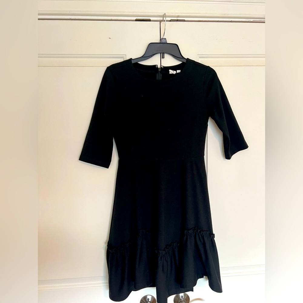 GAP black ruffle hem dress